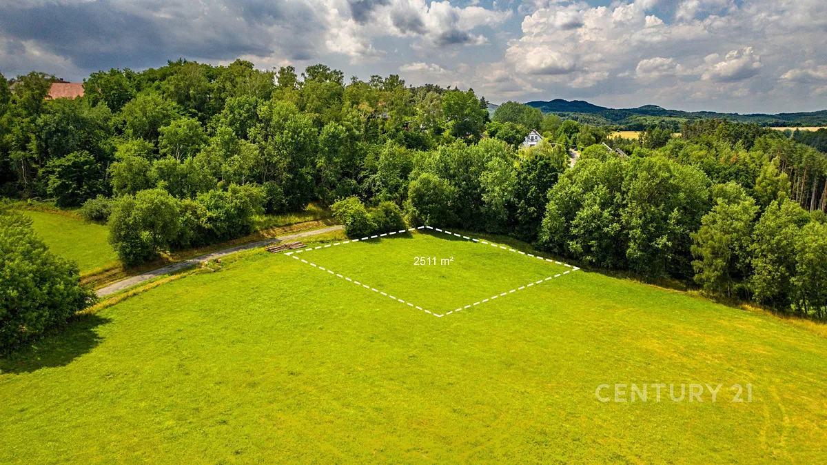 Prodej stavebního pozemku 2511 m²